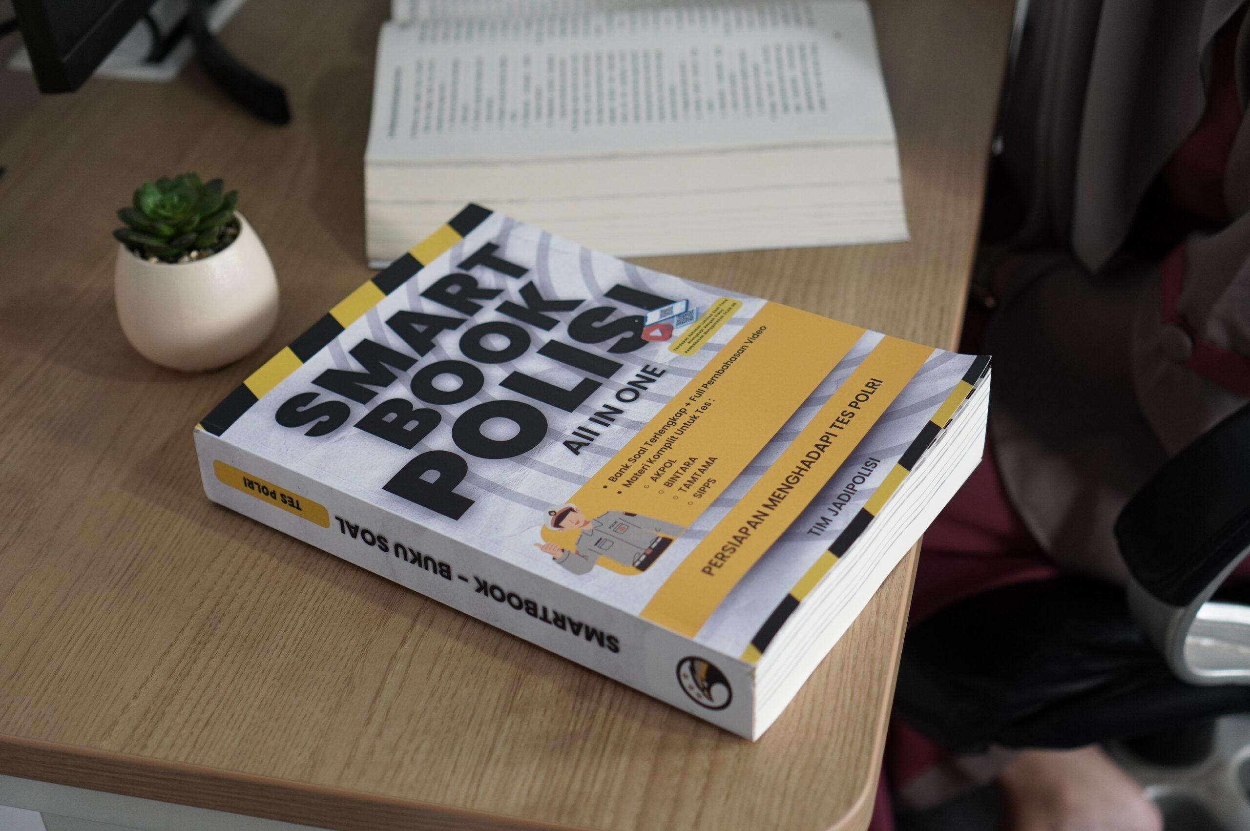 Smartbook Polisi: Persiapan Tes Casis POLRI